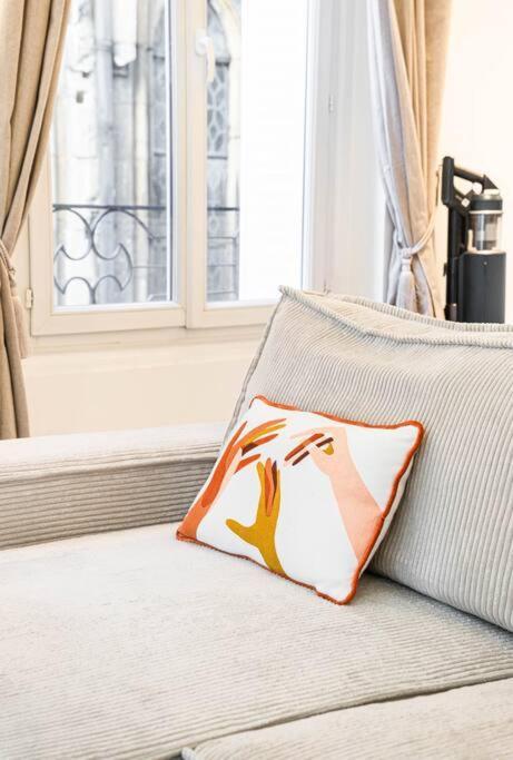 Notre-dame Apartment *